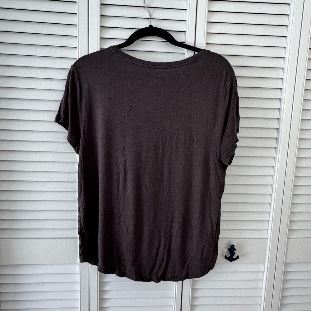 Aeropostale Tee Shirt - Picture 2 of 3